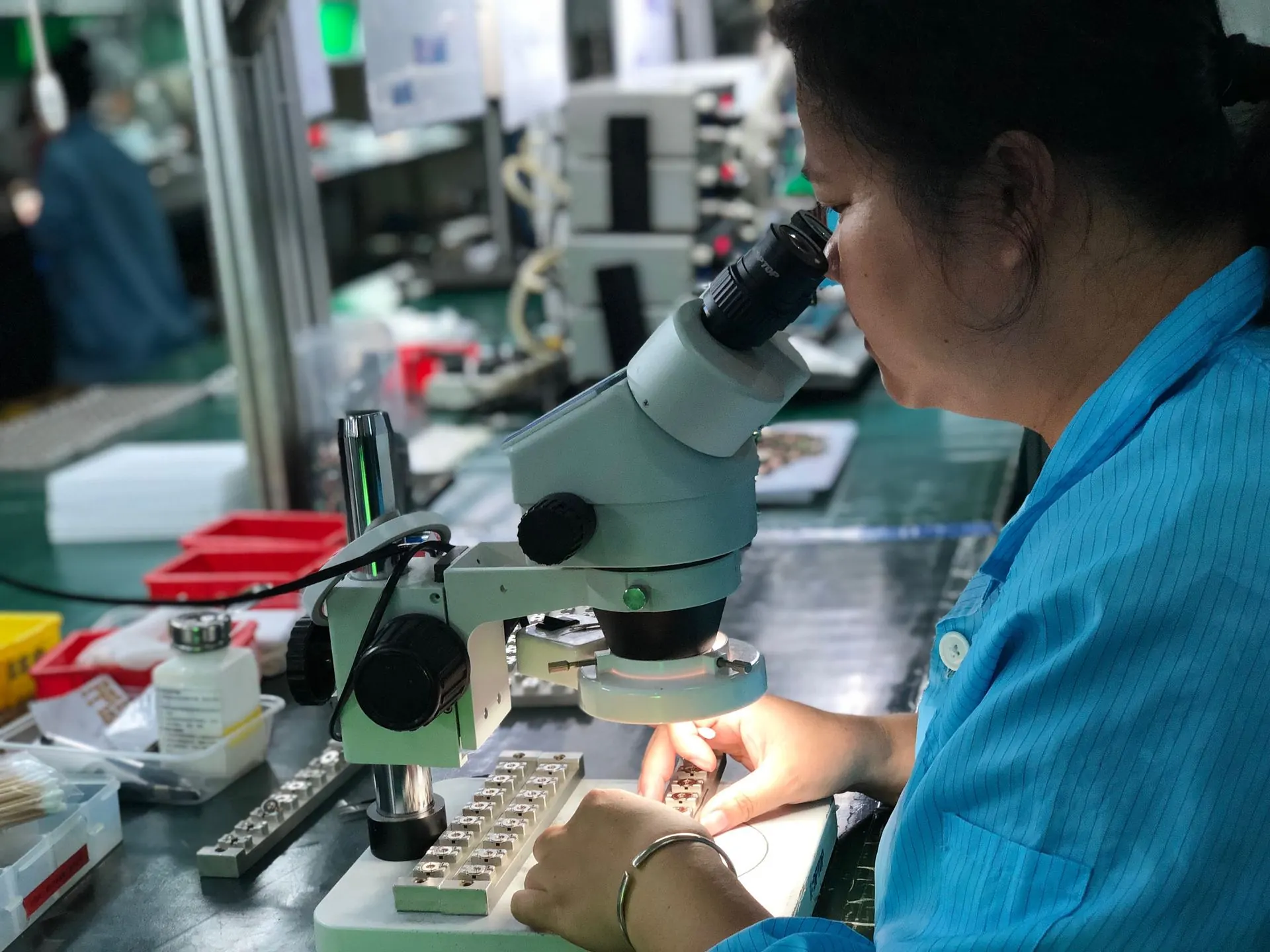 Production line scene showing station workflow and equipment layout (IMG_4523)