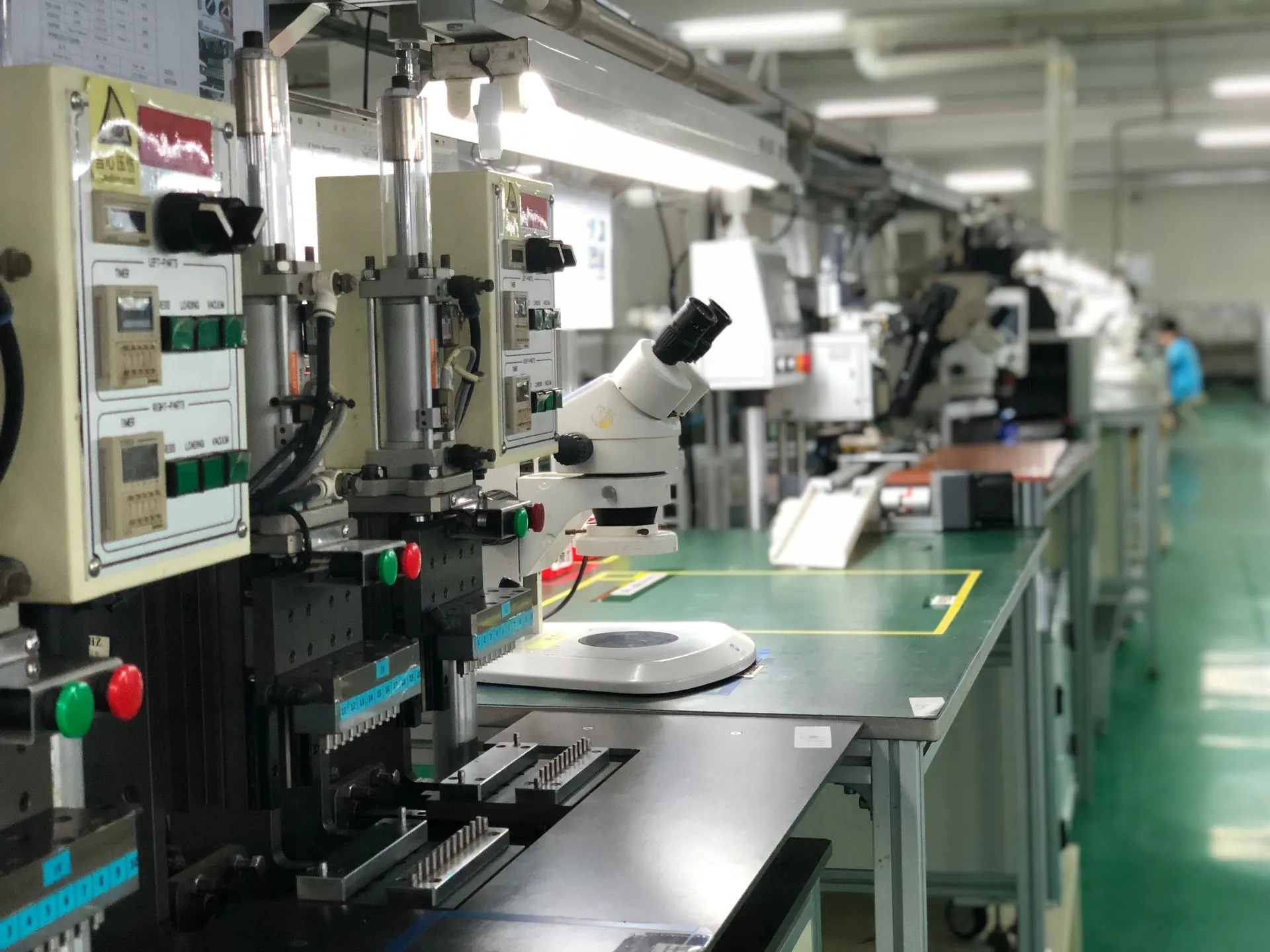 Production line scene showing station workflow and equipment layout (IMG_4587)